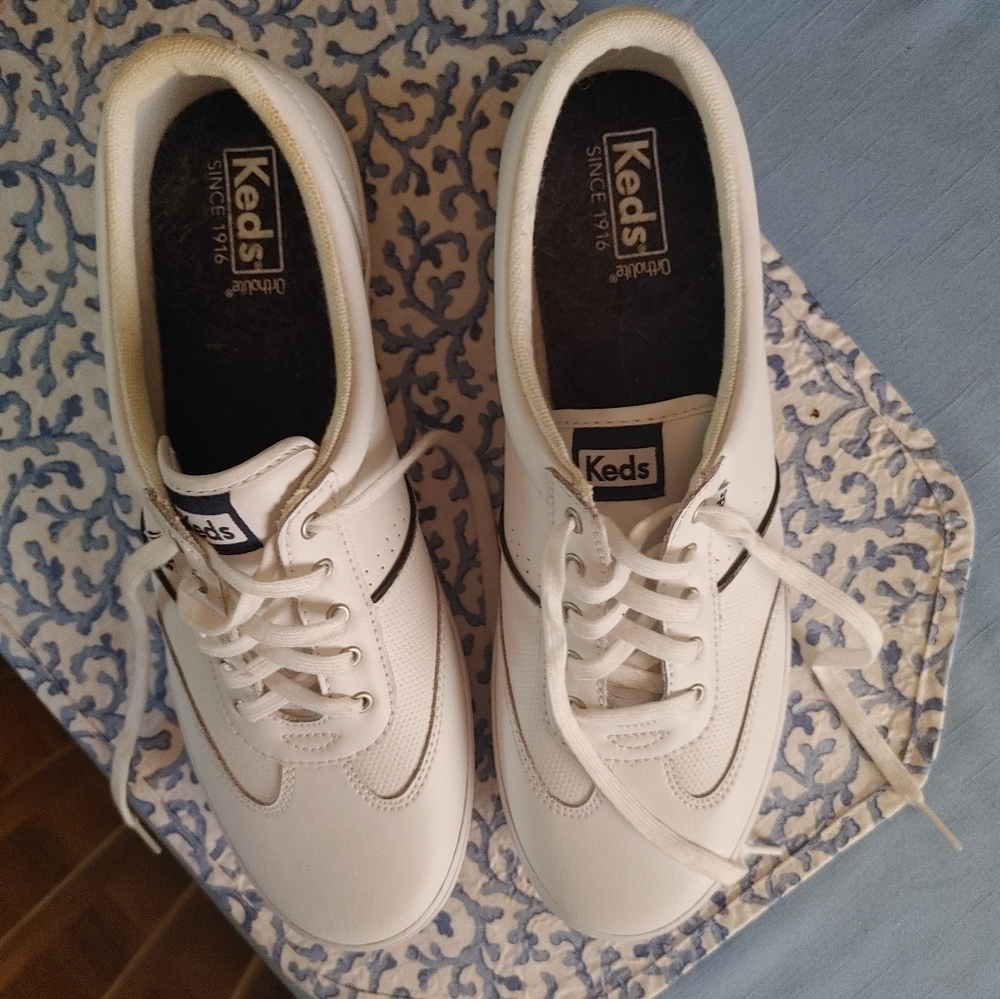LADIES KEDS WHITE SNEAKERS SIZE 11 WH56569